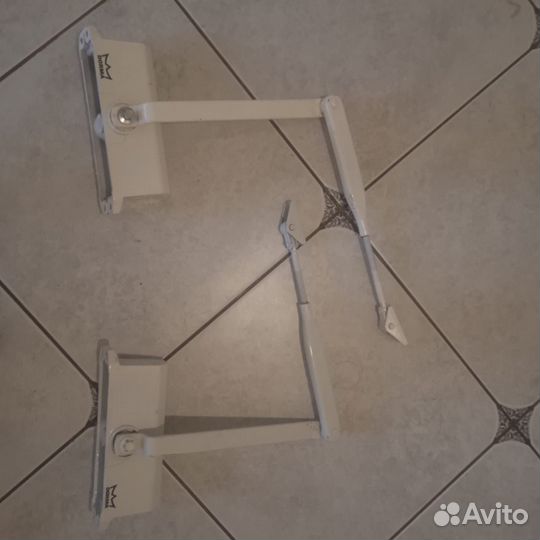 Доводчик дверной