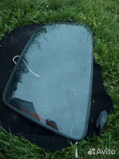 Ниссан Vanette C23 стекло заднее