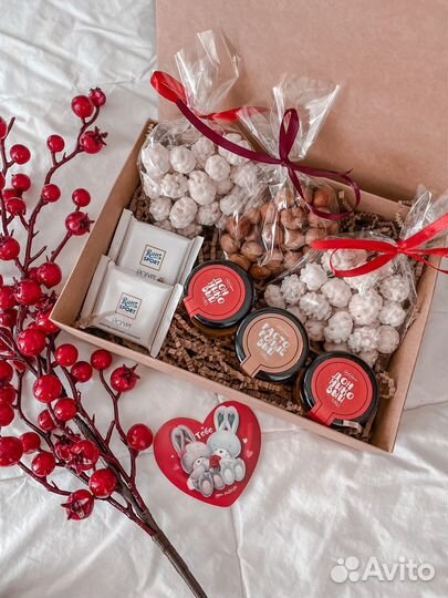 Подарочный набор на 14 февраля девушке парню