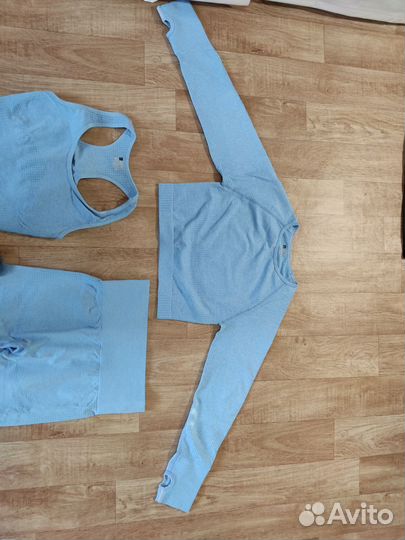 Спортивный костюм женский