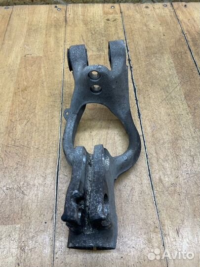 Рычаг подвески передний левый Opel Astra J хетчбэк