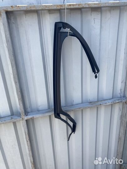 Уплотнитель стекла задний левый opel astra j