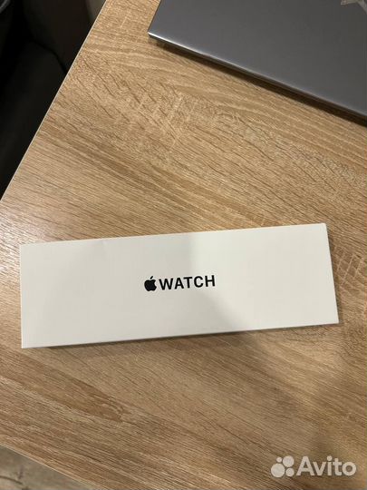 Apple Watch SE GPS 44mm Starlight - S/M (2023)