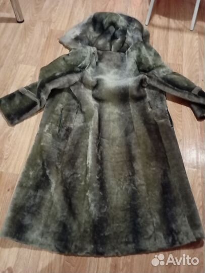 Шуба мутоновая с капюшоном 46