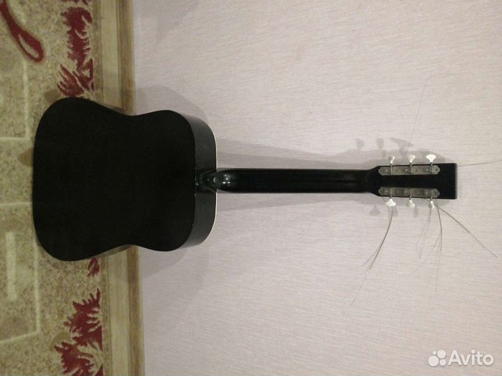 Акустическая гитара