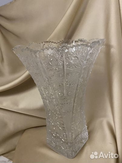 Ваза хрустальная