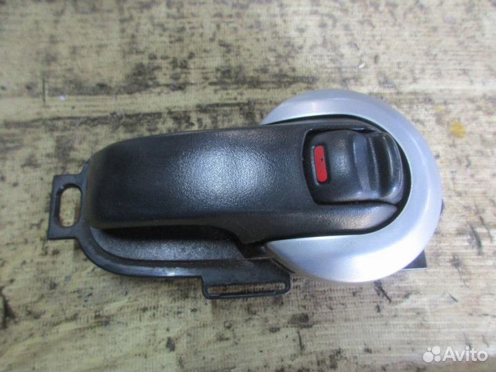 Ручка внутренняя двери правой Nissan Tiida (C11) 2
