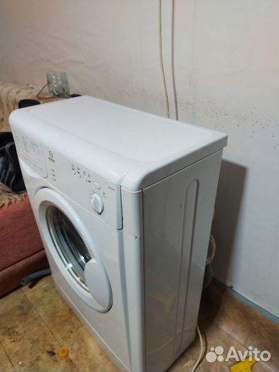 Стиральная машина indesit