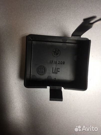 Крышка плюсовой клеммы аккумулятора BMW