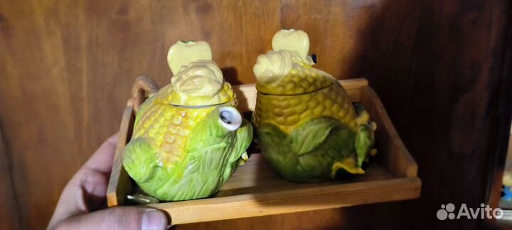 Соусница и солонка