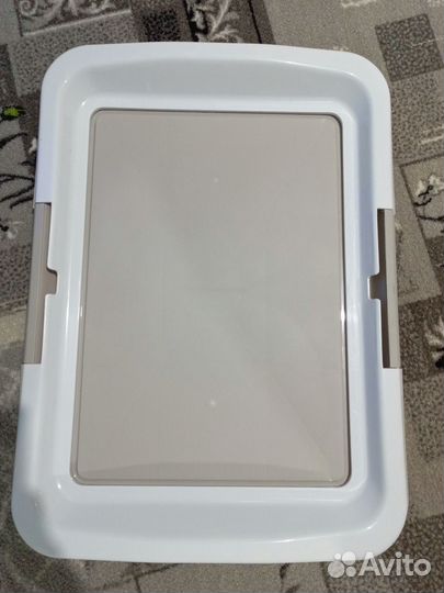 Лоток для собак под пеленку и целая пачка пеленок