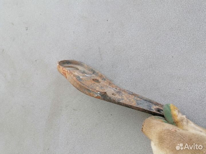 Буксировочный кронштейн для Nissan Almera N15