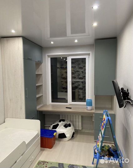 Мебель в детскую Стол школьный