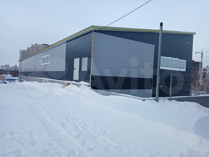 Продам склад, 700 м² первая линия