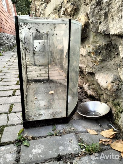 Аквариум 60-70 литров с тумбой