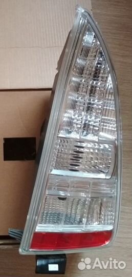 Фонарь задний правый Приус 30 дорест.(Prius ZVW30)