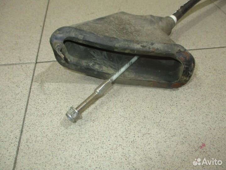 Трос стояночного тормоза Nissan Navara (D40)