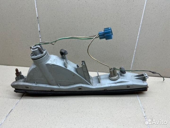 Указатель поворота левый Toyota Town/Masterace V