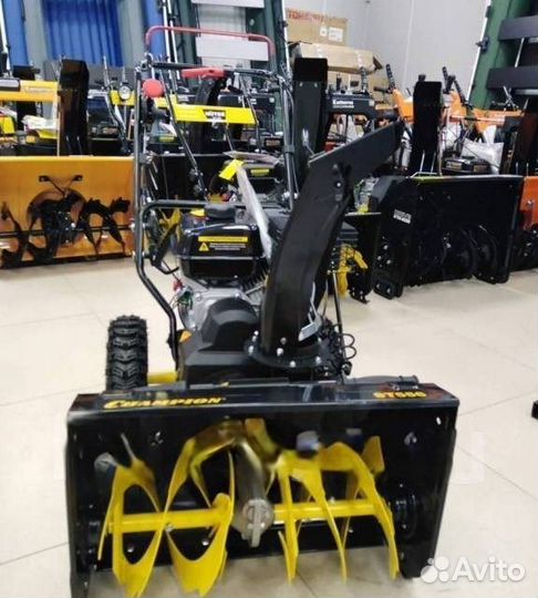 Снегоуборщик champion ST556 Витринный