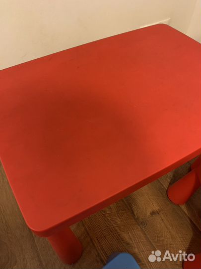 Детский стол, стул и полки из IKEA 