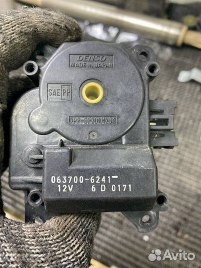 Сервопривод заслонок печки Toyota Gaia ACM10G