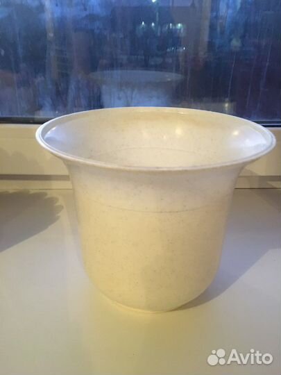 Горшки под цветы большие и маленькие