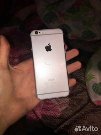 Телефон iPhone 6