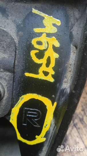 Кронштейн двигателя правый Nissan Navara D40