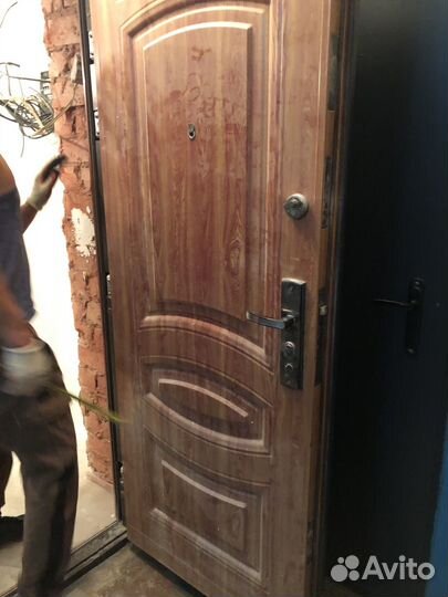 Дверь входная металлическая