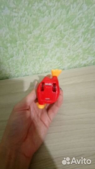 Игрушка марио на колесиках