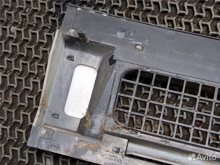 Решетка радиатора Iveco Daily 3, 2001