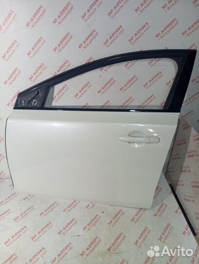 Дверь боковая передняя левая Volvo V40 хетчбек