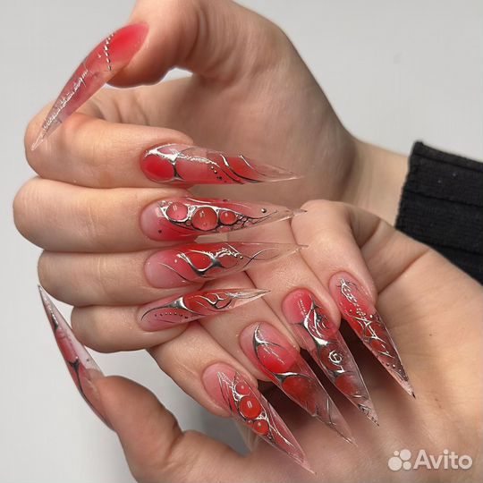 Модель на наращивание ногтей