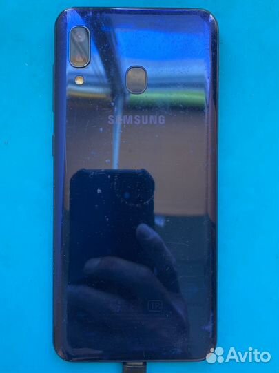 Samsung Galaxy A20, 3/32 ГБ