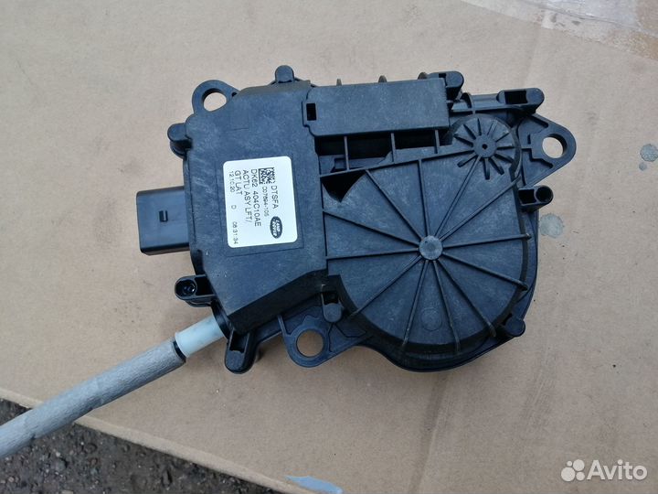 Доводчик крышки багажника Range Rover Sport 2 L494