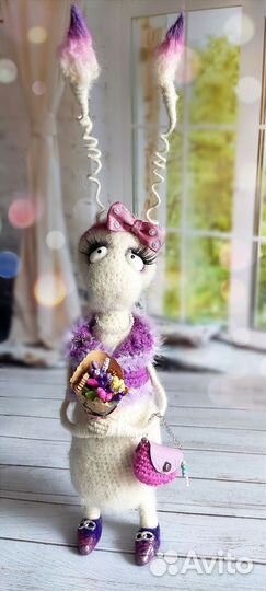 Интерьерный тараканчик. Вязаные игрушки