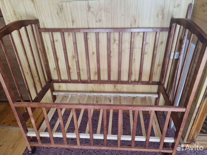Детская кроватка