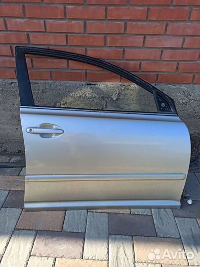 Двери toyota avensis 2