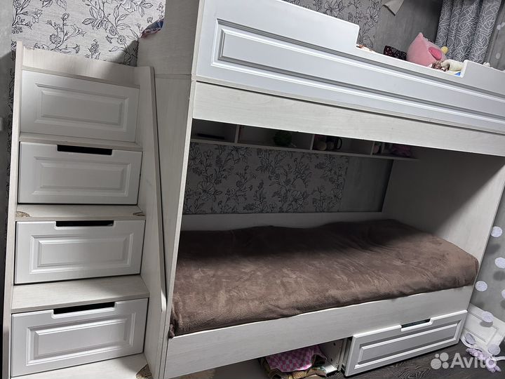 Двухъярусная кровать бу с матрасами