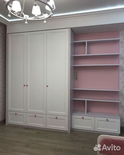 Угловой шкаф