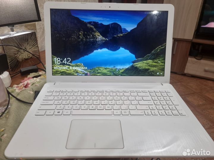 Ноутбук asus