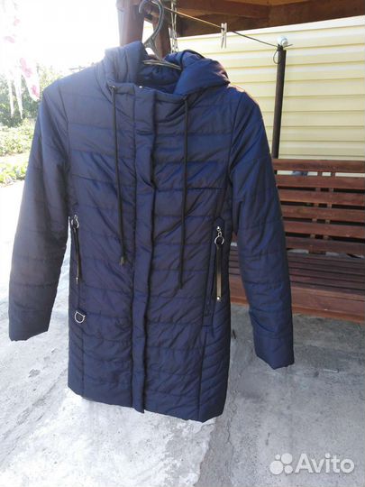 Пальто/пуховик женский демисезонный 44 размер