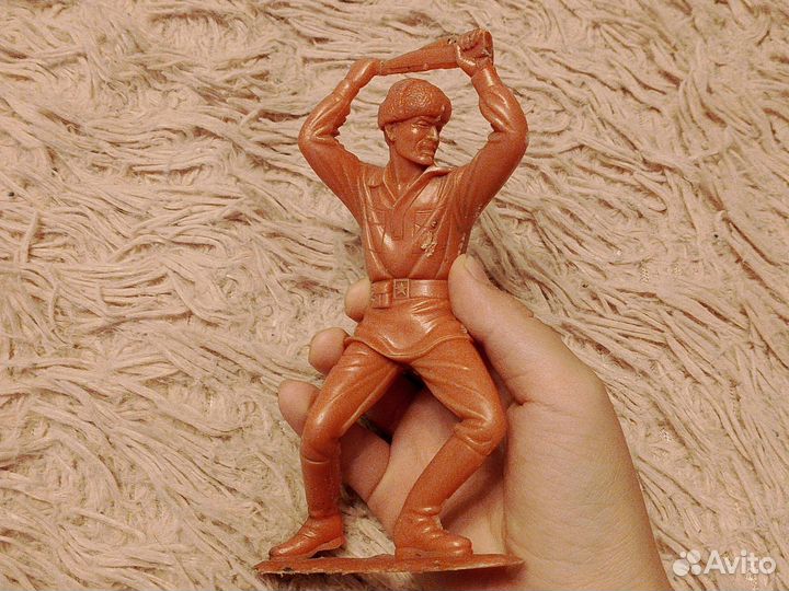 Солдат пластиковый СССР