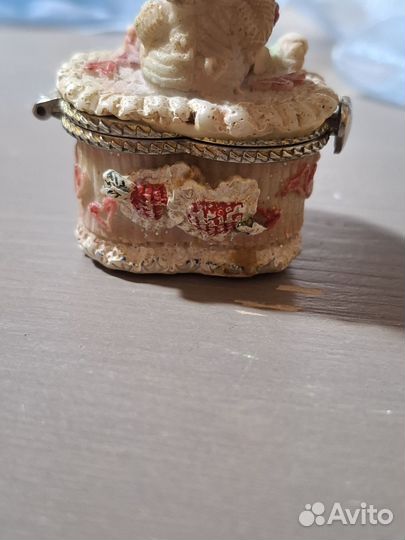 Шкатулка маленькая винтажная с медвежонком