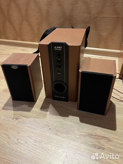 Акустическая система(сабвуфер+2колонки)