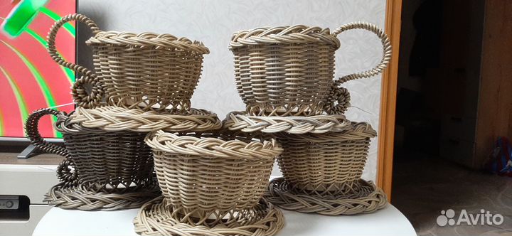 Кашпо из искусственного ротанга