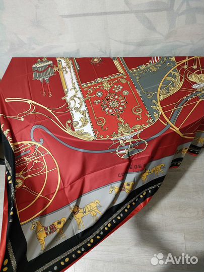 140х140 Новый платок шёлковый красный с каретой