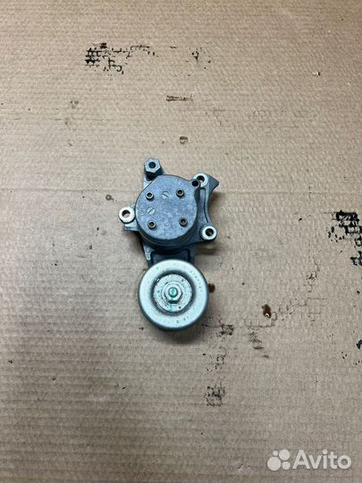 Натяжитель приводного ремня Toyota Hilux 8 Рест