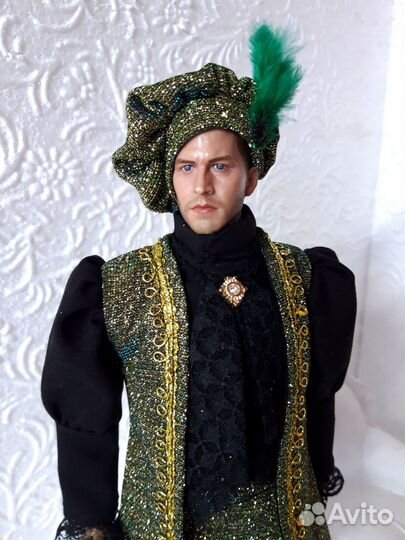 Королевский наряд для фигуры Phicen М32 и похожих