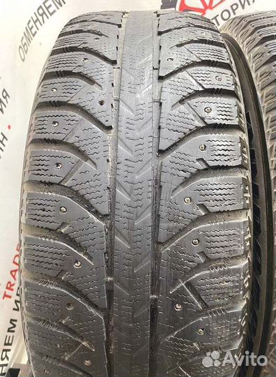 Bridgestone Ice Cruiser 7000 215/60 R17 98P